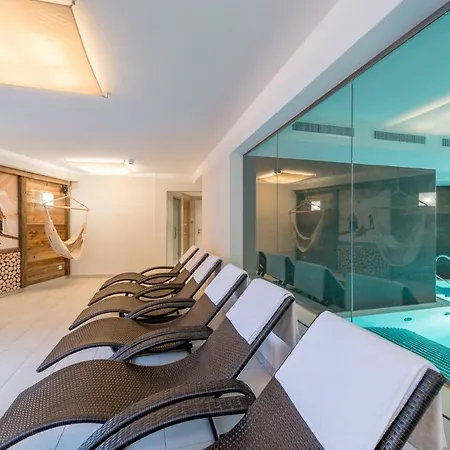 View Penthouse Hermann *